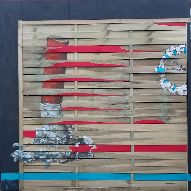 Az utolsó cigaretta, vegyes technika (akril, leselejtezett fa kerítéstábla „zajvédőfal”), 200×200×7 cm, 2025
